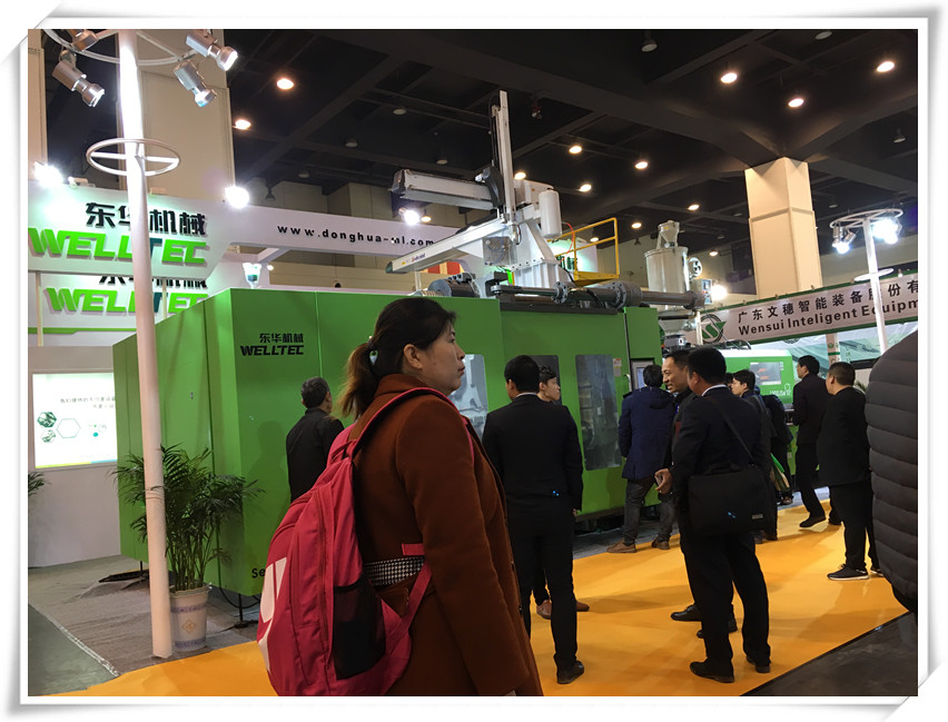 東華機(jī)械參展第七屆鄭州塑博會 ——挺進(jìn)中原，滿載而歸